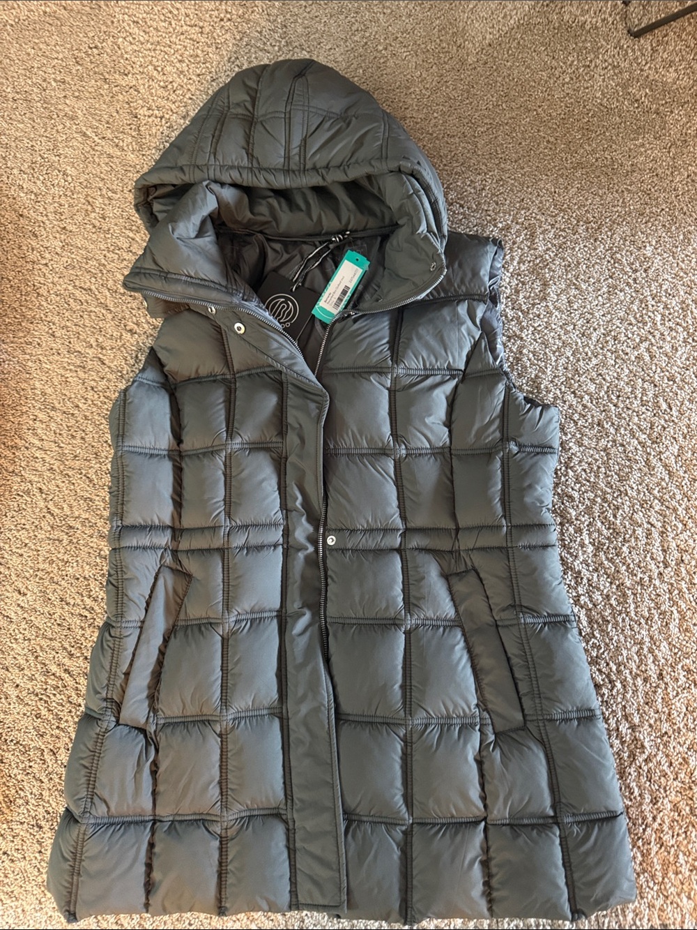 Bernardo Quilted Hooded Puffer Vest in Gray